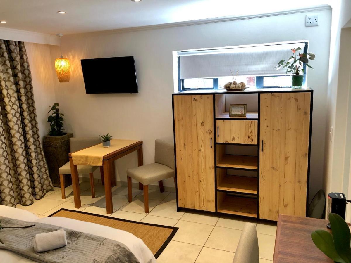 Pelican 4*